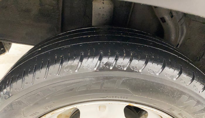 2021 Nissan MAGNITE XE, Petrol, Manual, 72,608 km, Right Rear Tyre Tread