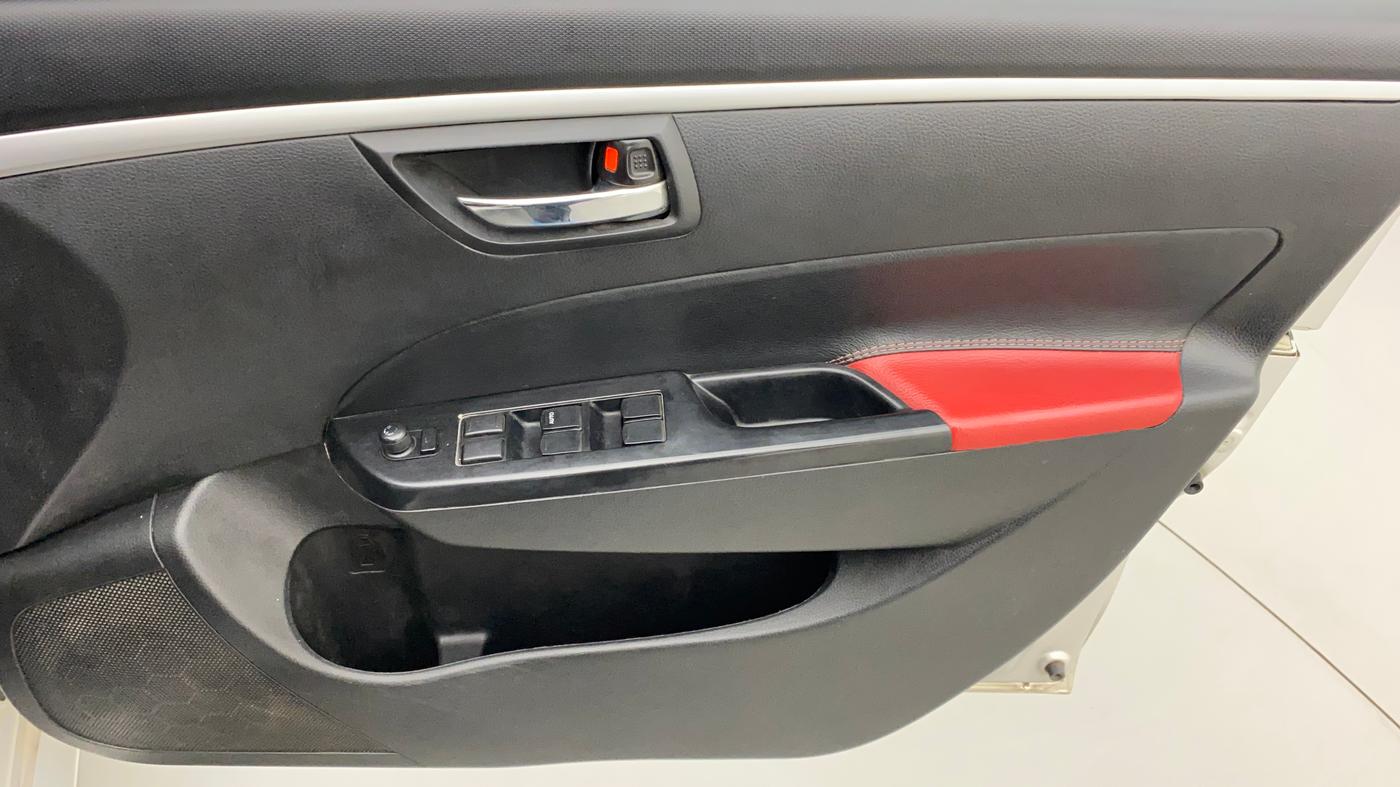 2015 Maruti Swift ZDI, Diesel, Manual, 72,093 km, Driver Side Door Panels Control
