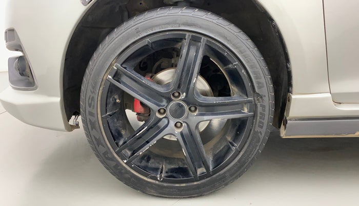 2015 Maruti Swift ZDI, Diesel, Manual, 72,093 km, Left Front Wheel