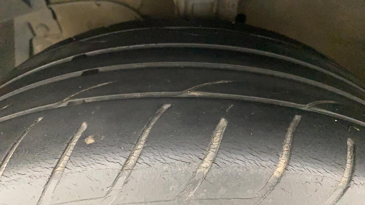 2015 Maruti Swift ZDI, Diesel, Manual, 72,093 km, Left Front Tyre Tread