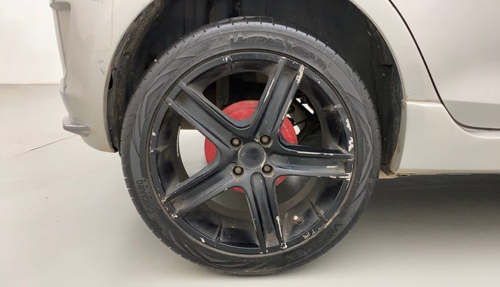 2015 Maruti Swift ZDI, Diesel, Manual, 72,093 km, Right Rear Wheel