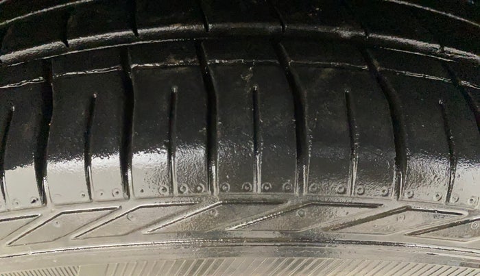 2022 Tata NEXON XZ PLUS (O) PETROL DARK EDITION, Petrol, Manual, 12,954 km, Right Front Tyre Tread