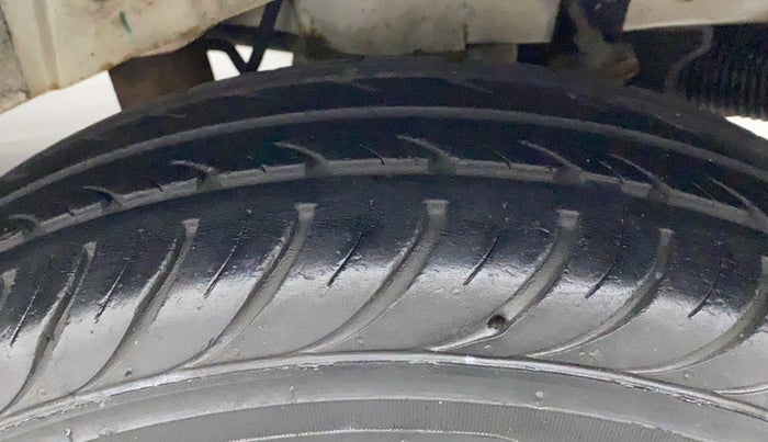 2013 Hyundai Santro Xing GL PLUS, Petrol, Manual, 42,220 km, Left Rear Tyre Tread