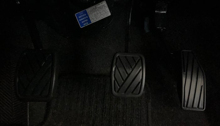 2021 Maruti Baleno DELTA PETROL 1.2, Petrol, Manual, 25,868 km, Pedals