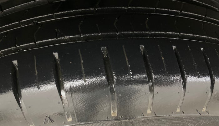 2022 Toyota Glanza S, Petrol, Manual, 15,849 km, Right Rear Tyre Tread