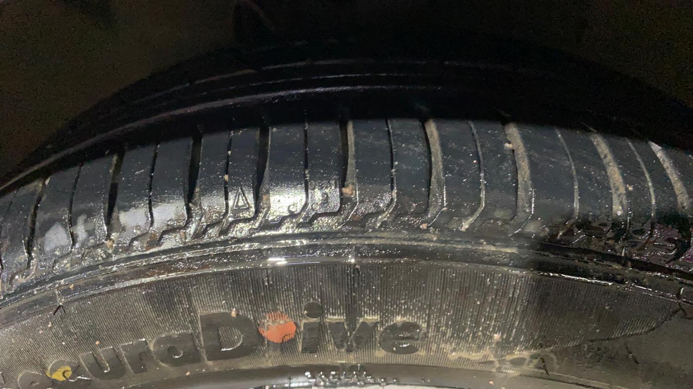 2020 Tata TIGOR XZ PLUS PETROL, Petrol, Manual, 43,994 km, Left Front Tyre Tread