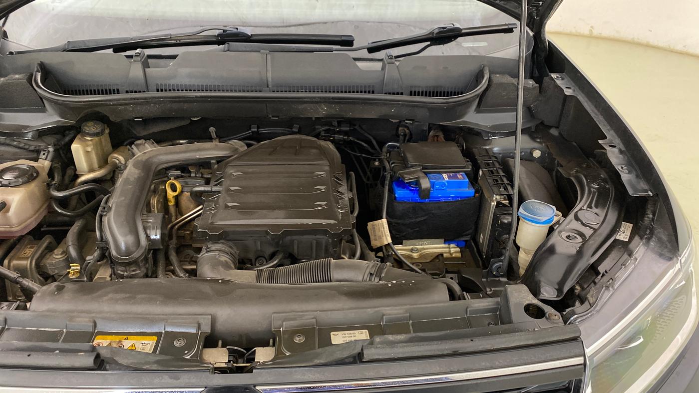 2022 Volkswagen TAIGUN TOPLINE 1.0 TSI MT, Petrol, Manual, 1,00,095 km, Engine View - Left