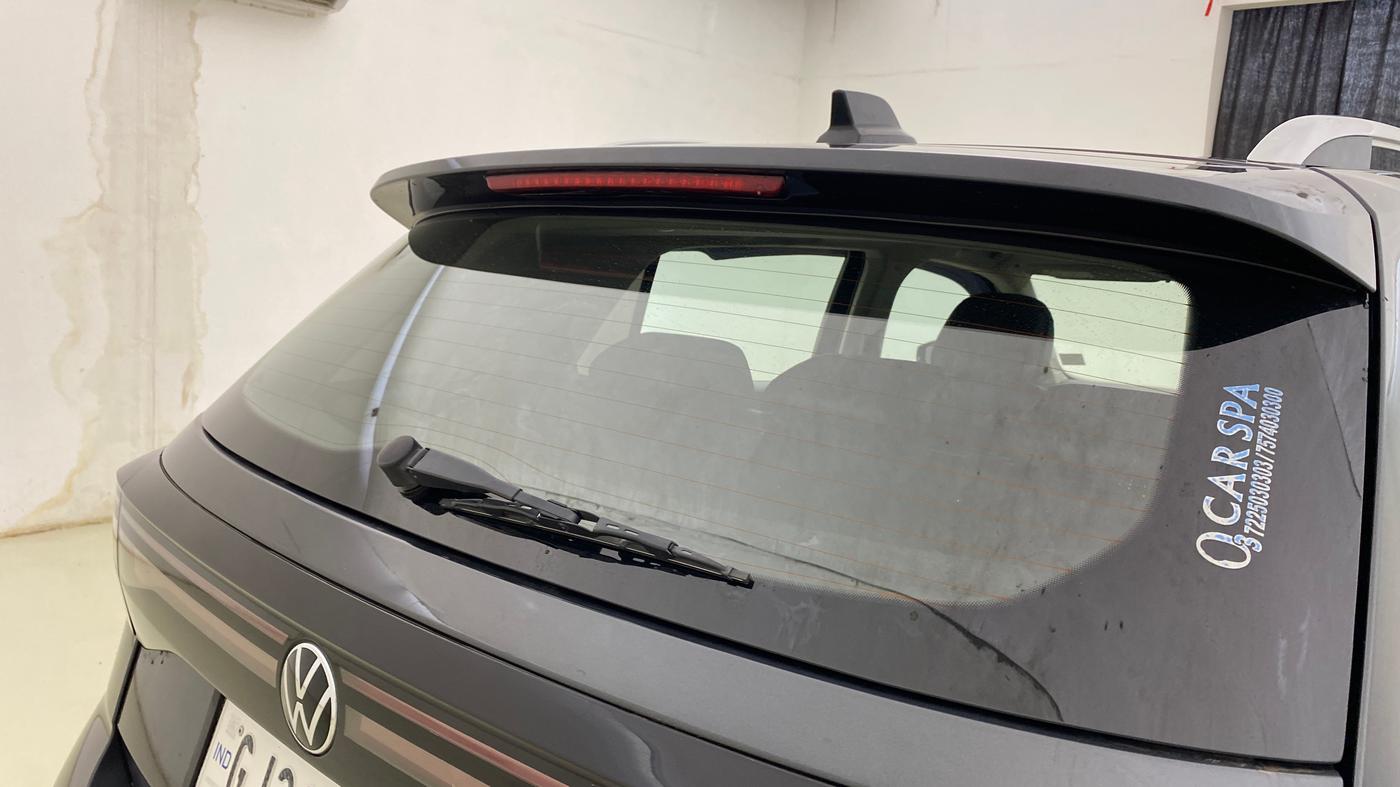2022 Volkswagen TAIGUN TOPLINE 1.0 TSI MT, Petrol, Manual, 1,00,095 km, Rear Wiper