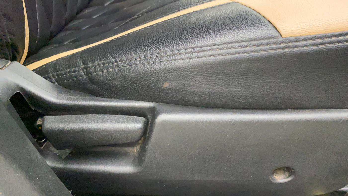 2019 Maruti Alto LXI, Petrol, Manual, 58,976 km, Driver Side Adjustment Panel