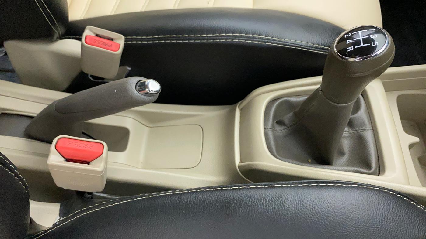 2021 Maruti Ertiga TOUR M, Petrol, Manual, 38,998 km, Gear Lever