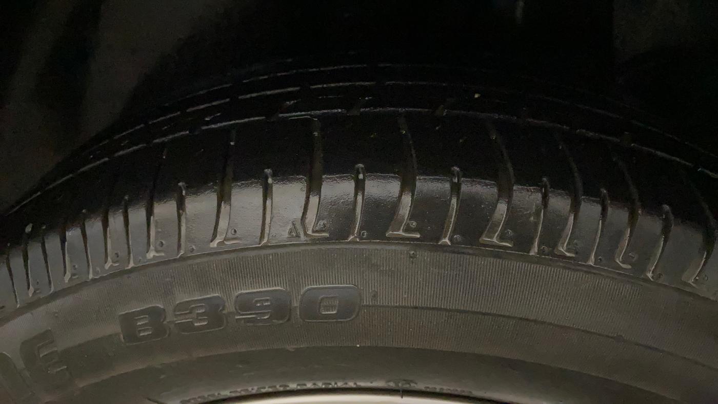 2016 Hyundai Creta SX PLUS 1.6 PETROL, Petrol, Manual, 98,579 km, Left Rear Tyre Tread