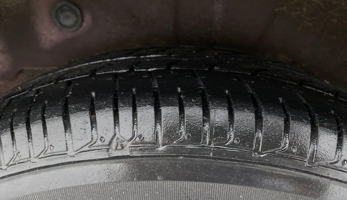 2016 Hyundai i10 MAGNA 1.1, Petrol, Manual, 49,698 km, Right Rear Tyre Tread