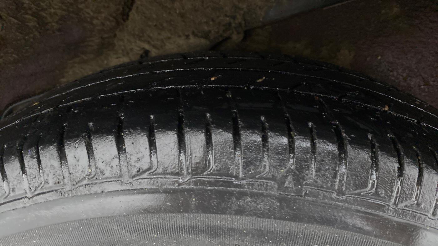 2016 Hyundai i10 MAGNA 1.1, Petrol, Manual, 49,698 km, Left Rear Tyre Tread