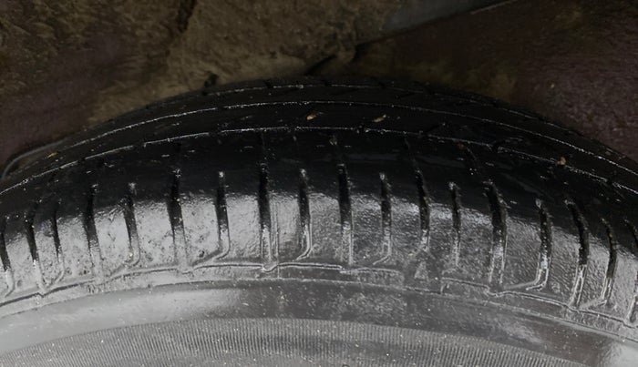2016 Hyundai i10 MAGNA 1.1, Petrol, Manual, 49,698 km, Left Rear Tyre Tread