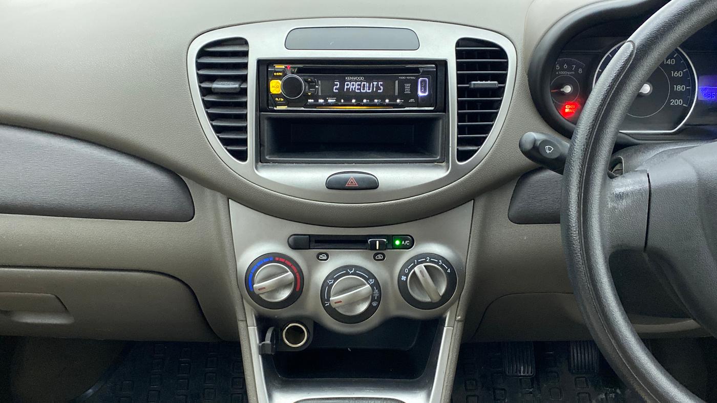 2016 Hyundai i10 MAGNA 1.1, Petrol, Manual, 49,698 km, Air Conditioner