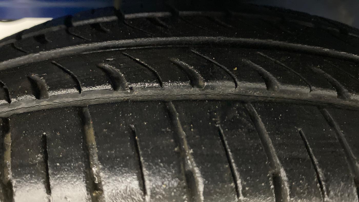 2013 Hyundai Eon D LITE PLUS, Petrol, Manual, 12,942 km, Left Front Tyre Tread