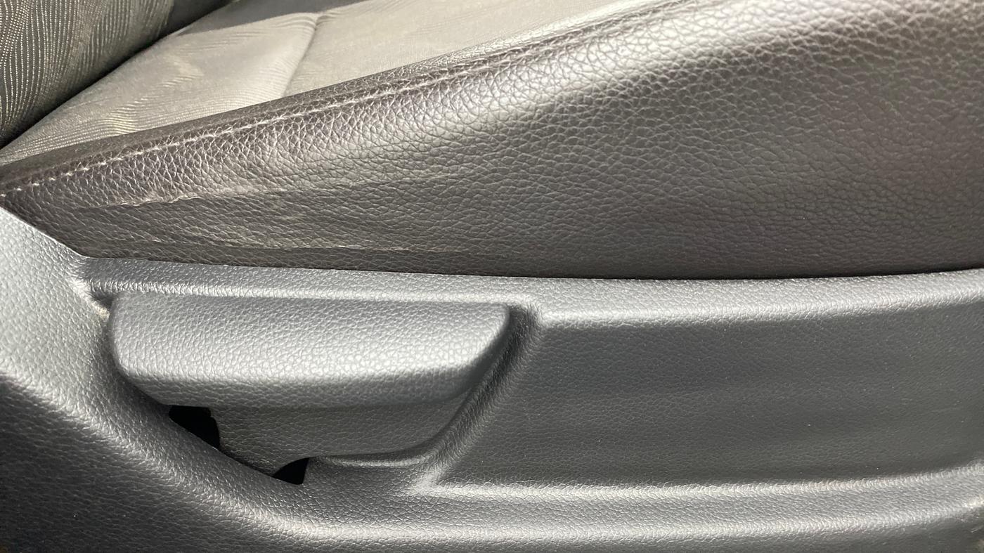 2013 Hyundai Eon D LITE PLUS, Petrol, Manual, 12,942 km, Driver Side Adjustment Panel