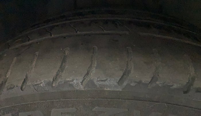 2022 Tata ALTROZ XM PLUS PETROL, Petrol, Manual, 79,466 km, Right Front Tyre Tread