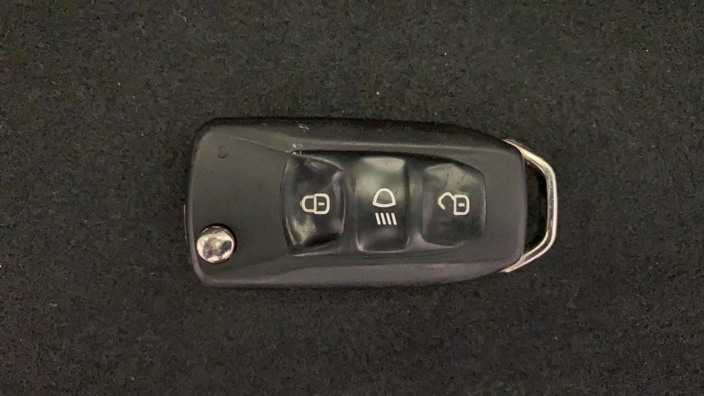2022 Tata ALTROZ XM PLUS PETROL, Petrol, Manual, 79,466 km, Key Close Up