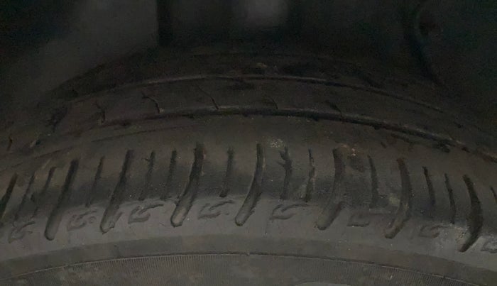 2022 Tata ALTROZ XM PLUS PETROL, Petrol, Manual, 79,466 km, Right Rear Tyre Tread