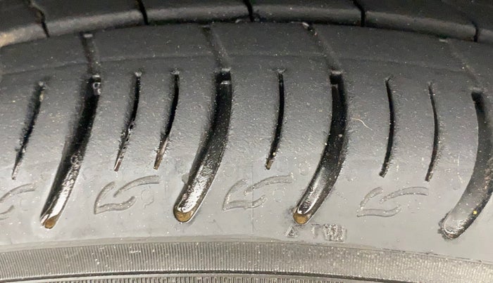 2018 Maruti Baleno ZETA PETROL 1.2, Petrol, Manual, 60,330 km, Right Front Tyre Tread