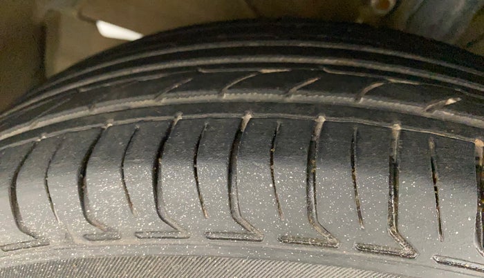 2017 Maruti Dzire VXI, Petrol, Manual, 92,406 km, Left Front Tyre Tread