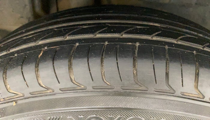 2017 Maruti Dzire VXI, Petrol, Manual, 92,406 km, Right Rear Tyre Tread