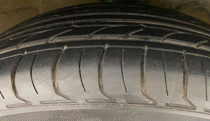 2017 Maruti Dzire VXI, Petrol, Manual, 92,406 km, Right Front Tyre Tread