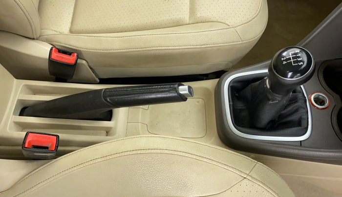 2013 Volkswagen Vento HIGHLINE PETROL, Petrol, Manual, 67,291 km, Gear Lever