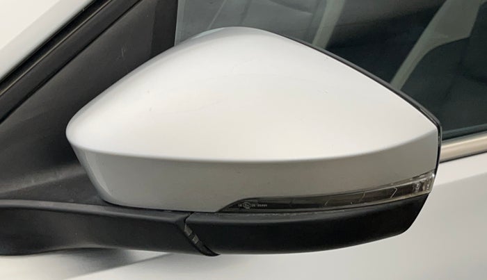 2022 Volkswagen TAIGUN TOPLINE 1.0 TSI MT, Petrol, Manual, 49,465 km, Left rear-view mirror - Folding motor not working