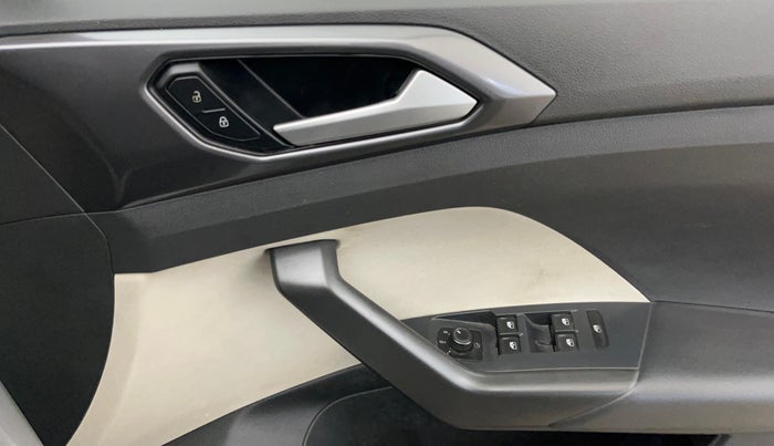 2022 Volkswagen TAIGUN TOPLINE 1.0 TSI MT, Petrol, Manual, 49,465 km, Driver Side Door Panels Control