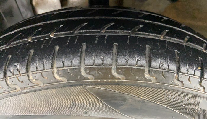 2017 Renault Kwid 1.0 RXL AT, Petrol, Automatic, 18,505 km, Left Front Tyre Tread