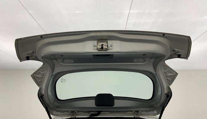 2017 Renault Kwid 1.0 RXL AT, Petrol, Automatic, 18,505 km, Boot Door Open