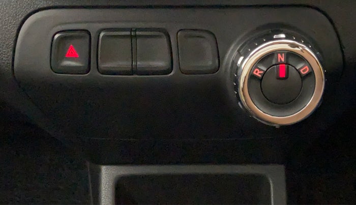 2017 Renault Kwid 1.0 RXL AT, Petrol, Automatic, 18,505 km, Gear Lever