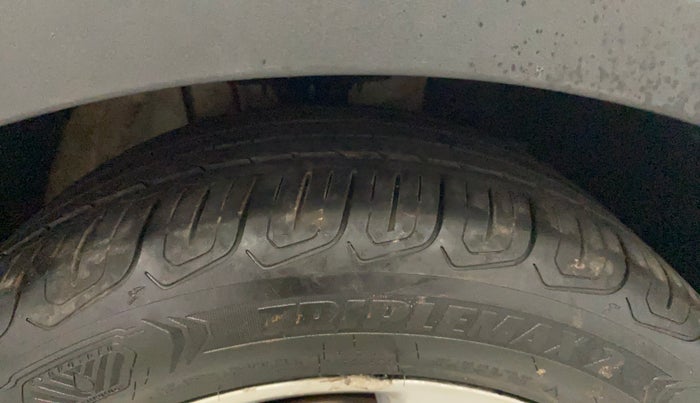 2022 MG ASTOR SMART EX 1.5 MT, Petrol, Manual, 21,920 km, Right Front Tyre Tread