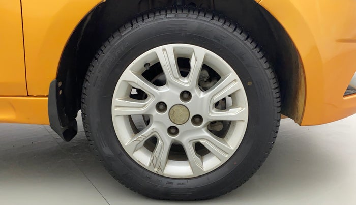 2017 Tata Tiago XZA PETROL, Petrol, Automatic, 46,864 km, Right Front Wheel