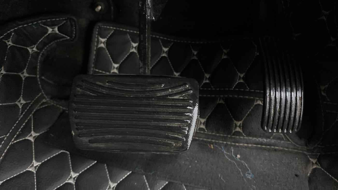 2021 Mahindra Thar LX PETROL HT 4WD AT, Petrol, Automatic, 17,340 km, Pedals