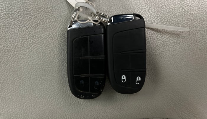 2017 Jeep Compass LIMITED 1.4 PETROL AT, Petrol, Automatic, 61,291 km, Key Close Up