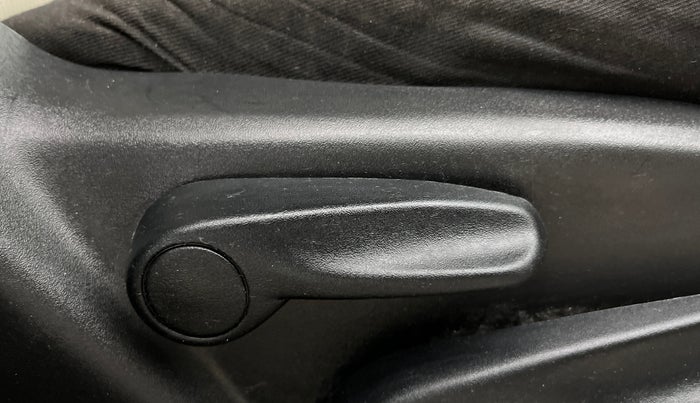 2017 Jeep Compass LIMITED 1.4 PETROL AT, Petrol, Automatic, 61,291 km, Driver Side Adjustment Panel