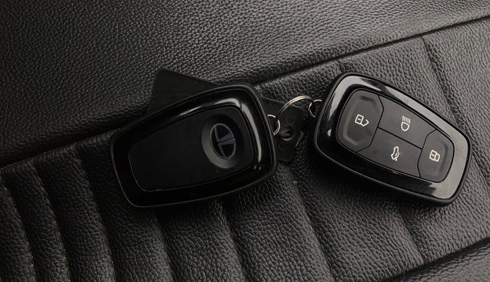 2022 Tata TIAGO NRG XZ MT, Petrol, Manual, 21,609 km, Key Close Up