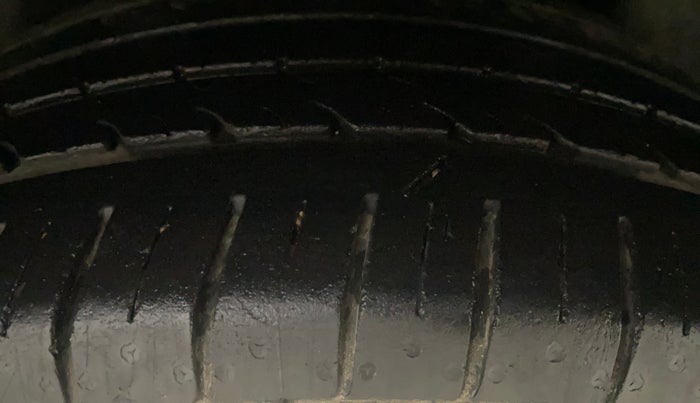 2016 Maruti Ciaz ZXI+, Petrol, Manual, 39,726 km, Left Rear Tyre Tread