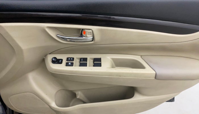 2016 Maruti Ciaz ZXI+, Petrol, Manual, 39,726 km, Driver Side Door Panels Control