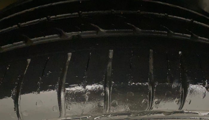2016 Maruti Ciaz ZXI+, Petrol, Manual, 39,726 km, Right Rear Tyre Tread