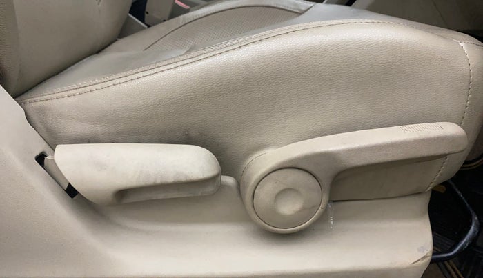 2016 Maruti Ciaz ZXI+, Petrol, Manual, 39,726 km, Driver Side Adjustment Panel