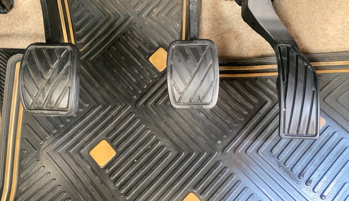 2016 Maruti Ciaz ZXI+, Petrol, Manual, 39,726 km, Pedals