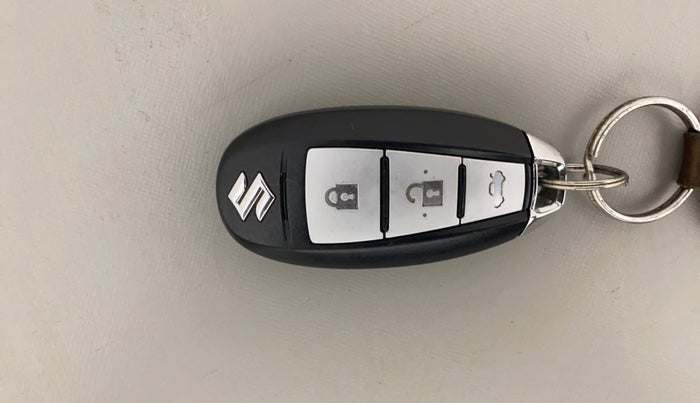 2016 Maruti Ciaz ZXI+, Petrol, Manual, 39,726 km, Key Close Up