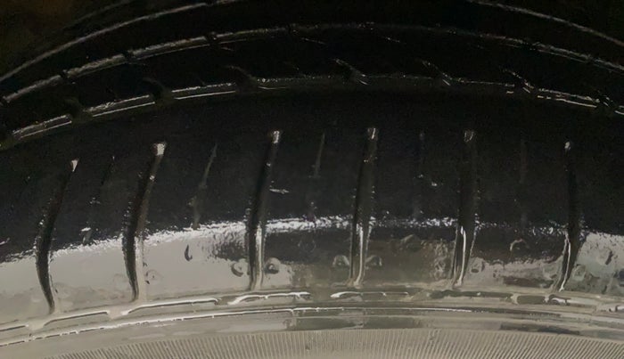 2016 Maruti Ciaz ZXI+, Petrol, Manual, 39,726 km, Right Front Tyre Tread