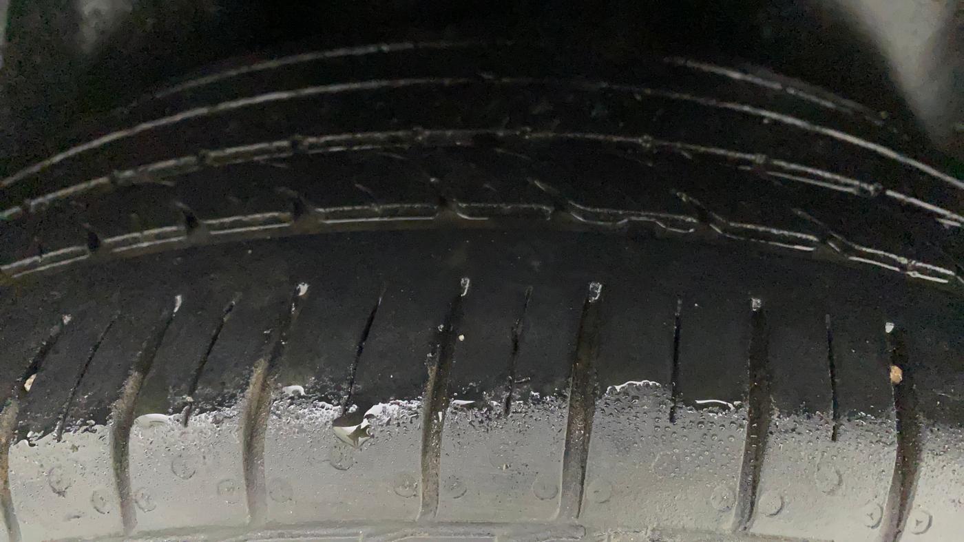 2020 Volkswagen Vento HIGHLINE PLUS 1.0L TSI, Petrol, Manual, 43,444 km, Right Rear Tyre Tread