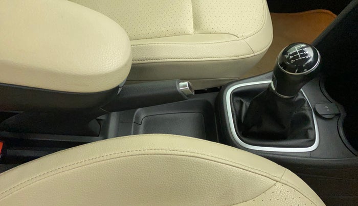 2020 Volkswagen Vento HIGHLINE PLUS 1.0L TSI, Petrol, Manual, 43,444 km, Gear Lever