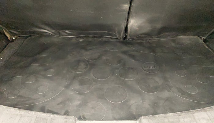 2016 Maruti Wagon R 1.0 VXI AMT, Petrol, Automatic, 28,718 km, Boot Inside